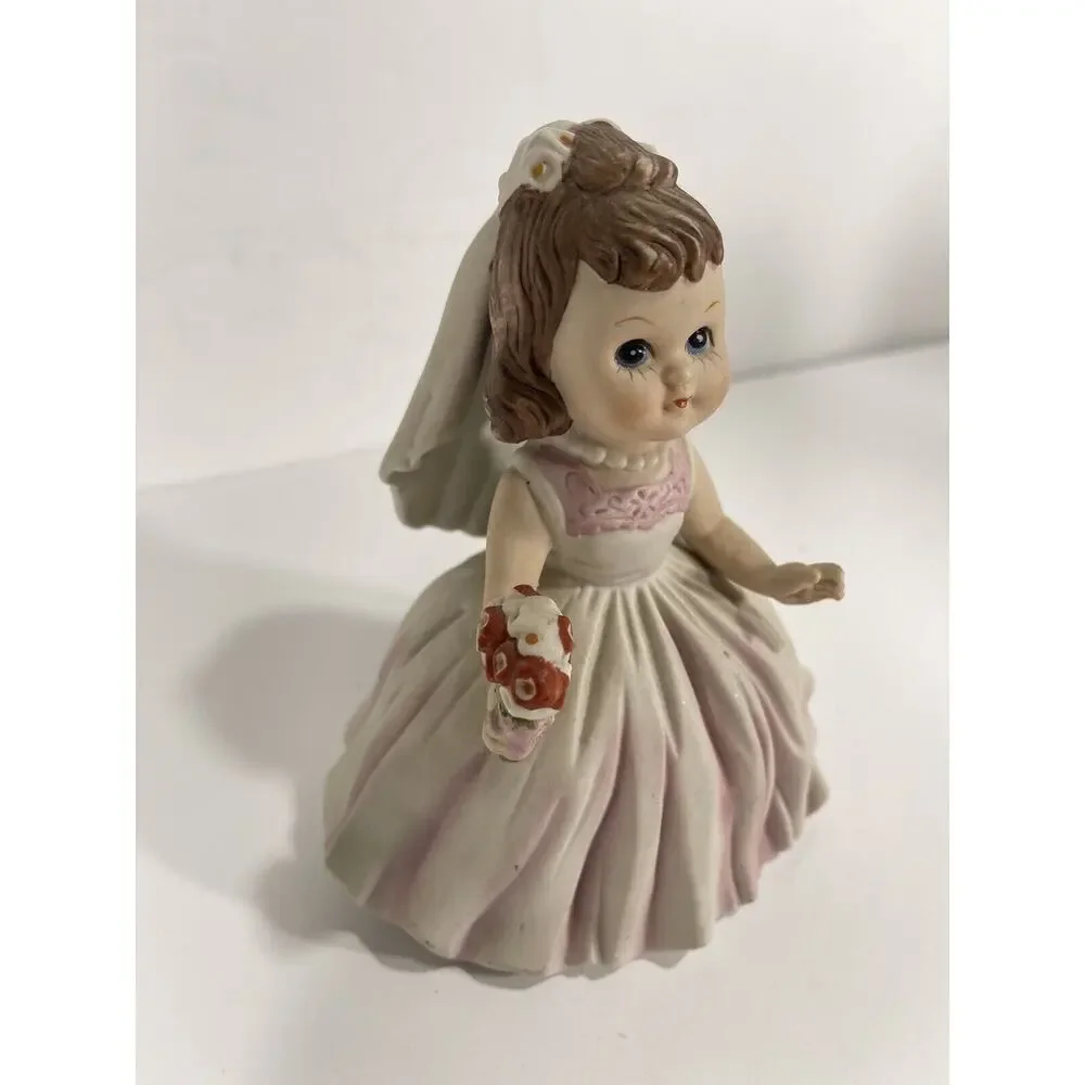 Vintage Ceramic‎ Bride Doll With Dress Veil And Flower Bouquet Music Box READ